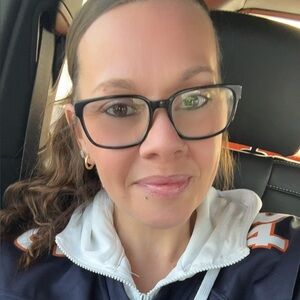 Meet your Posher, Hallie